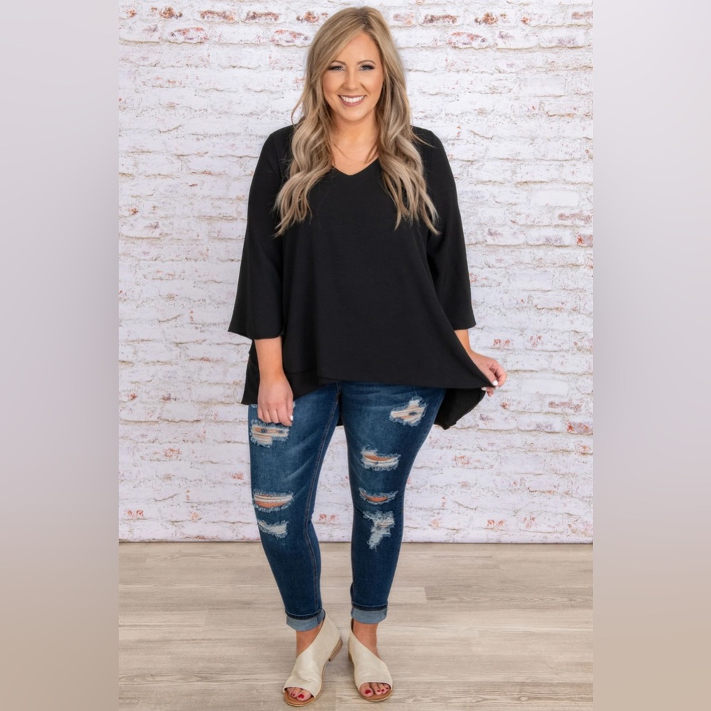 Chic Soul Black V-Neck Relaxed Tunic Top